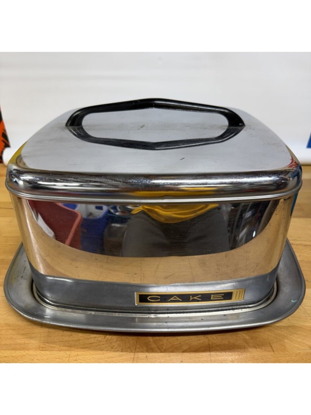 Vintage Stainless Steel Lincoln Beautyware - Locking - 11"x11"x5" Cake Carrier